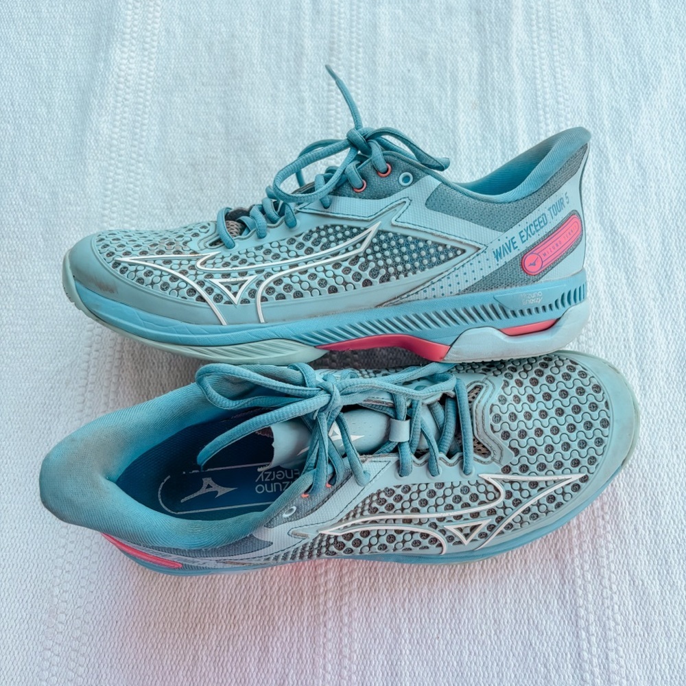 Mizuno Wave Exceed Tour 5 CC women's tennis shoes size 9.5